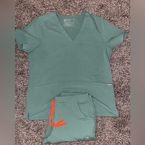 Figs Technical Collection Scrubs L top and M bottom, regular length